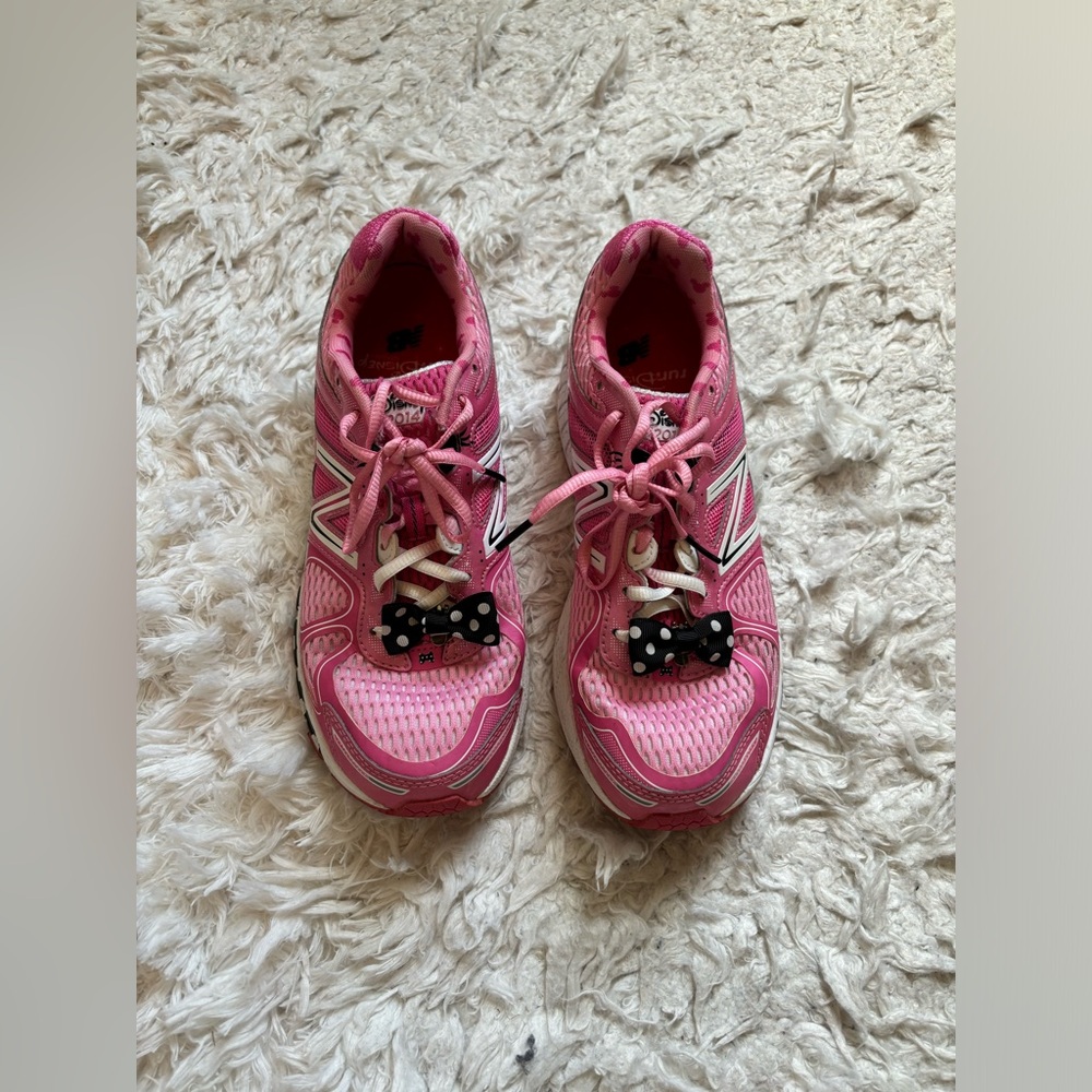 RunDisney NewBalance Pink Minnie Mouse running shoes 860V4